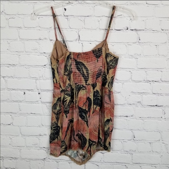 Urban Outfitters/Kimchi Blue Leaf Romper - Picture 6 of 7